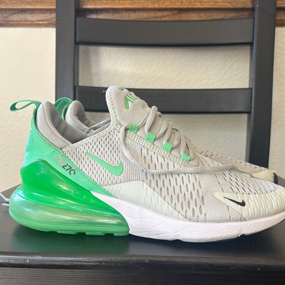Nike men’s air 270 size 9.5 - Sneakers in Green and gray